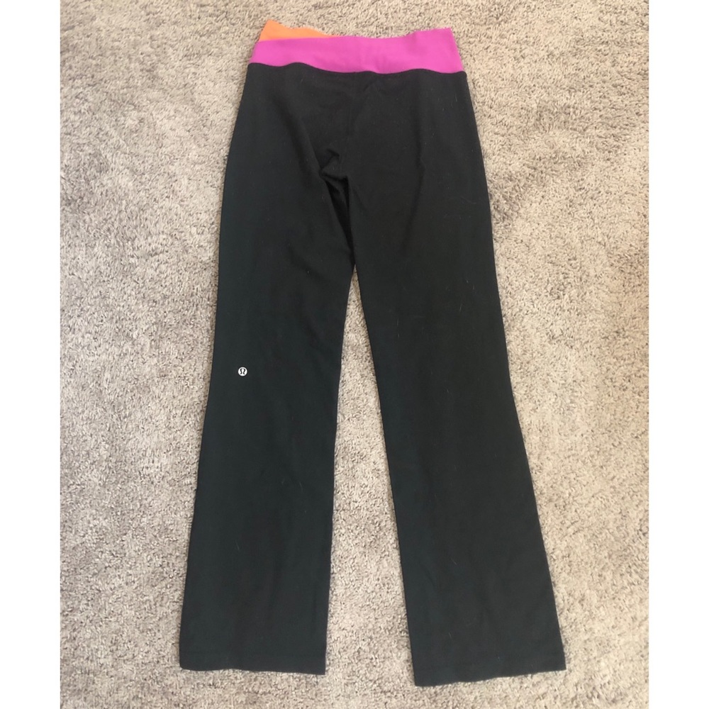 Lululemon Groove flared yoga pants size 6 - Picture 4 of 6